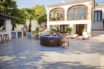 Lay-Z-Spa Toronto 7 Person AirJet Plus Hot Tub - Image 6